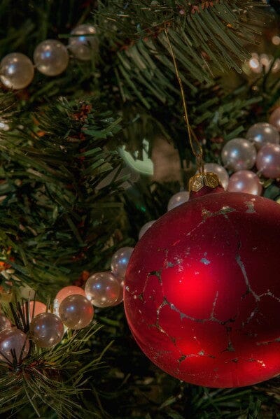 How to Photograph Holiday Decorations